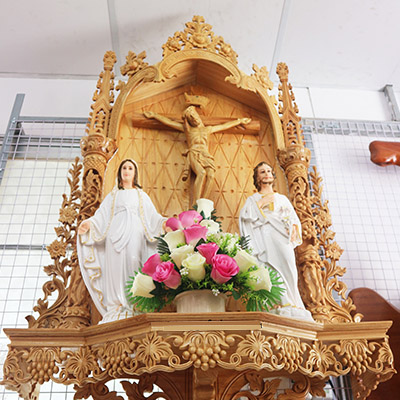 Bàn thờ công giáo